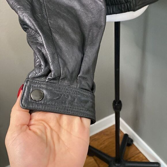 Vintage Black Genuine Leather Cropped Length Jacket Shoulder Pads - Picture 8 of 16